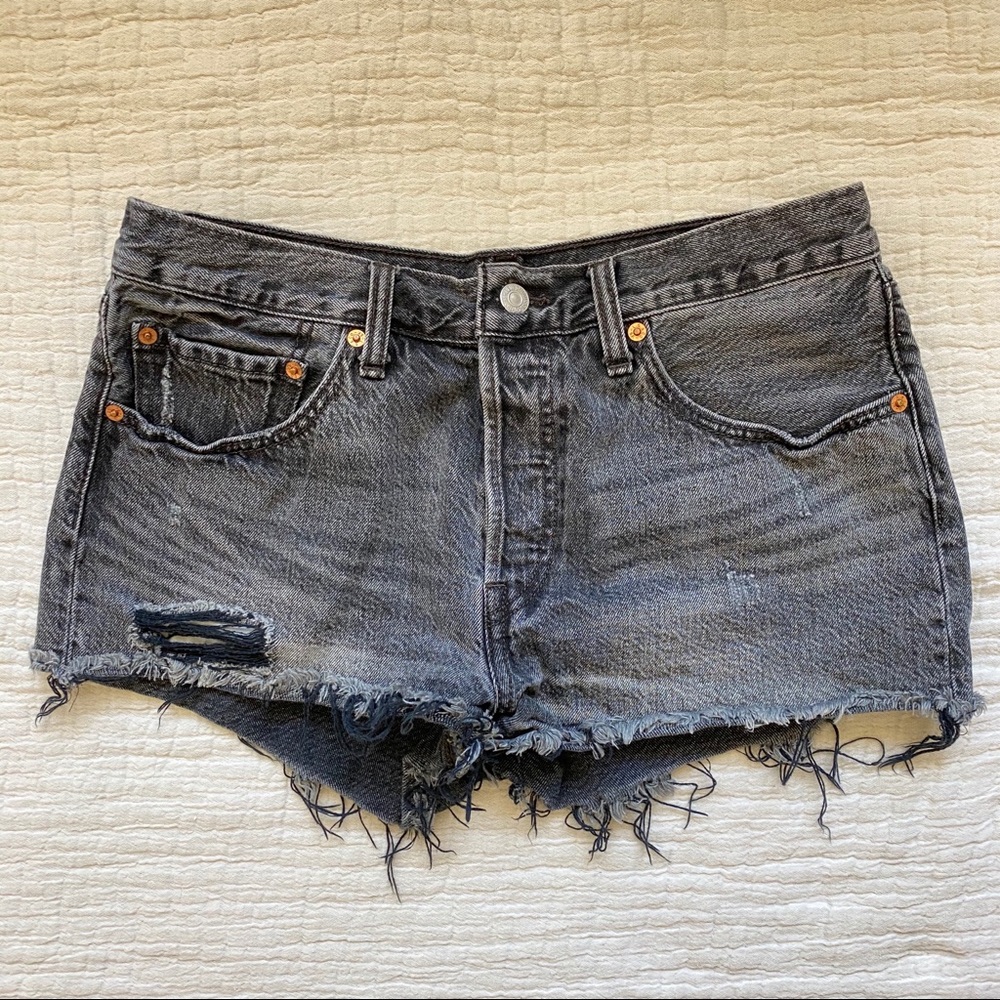 LEVI’S 501 Button Fly High Waist Cut Off Short